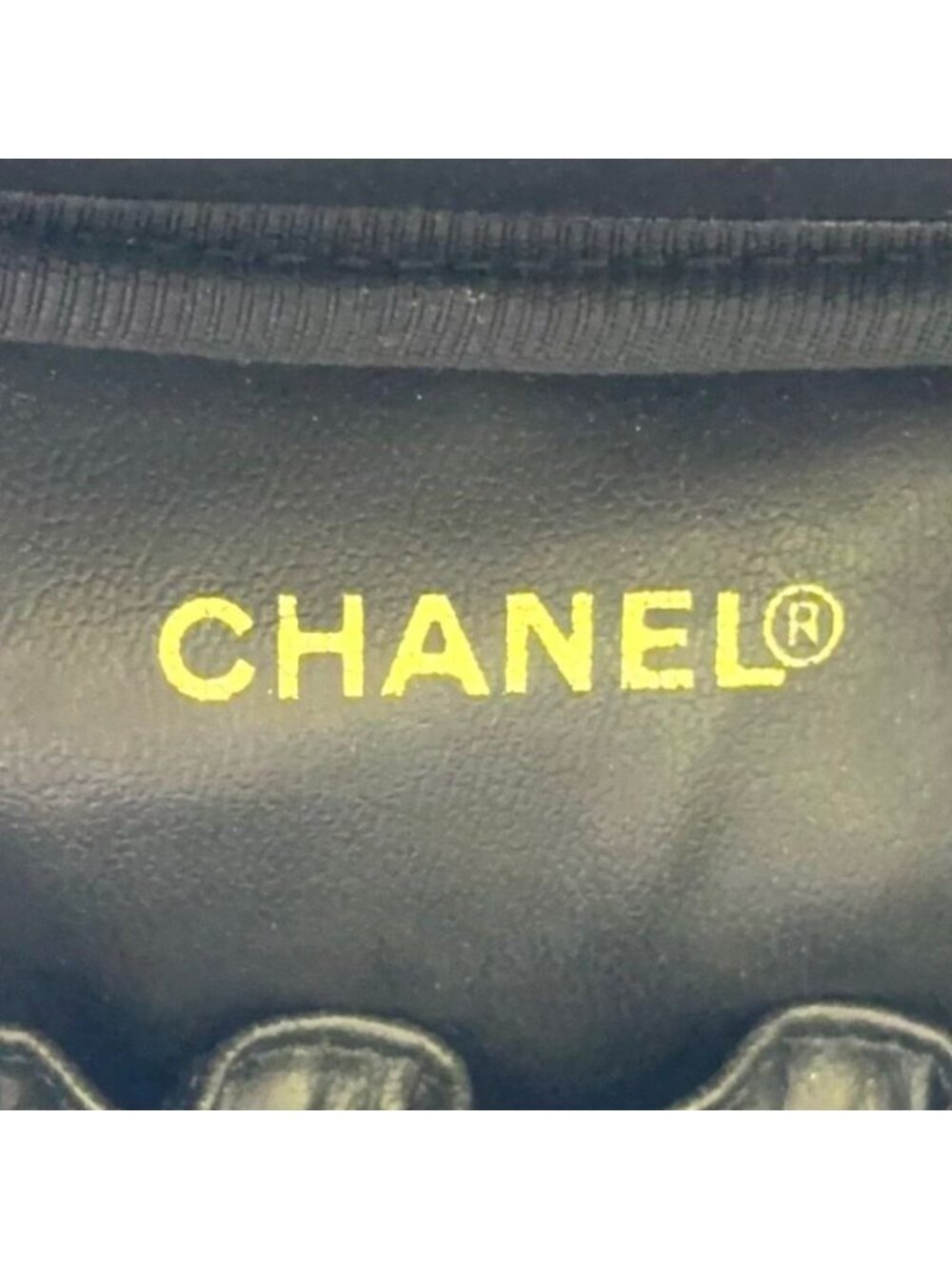 ★SOLD★ Chanel CC Logo Vanity Handbag Vertical - Picture 4 of 15